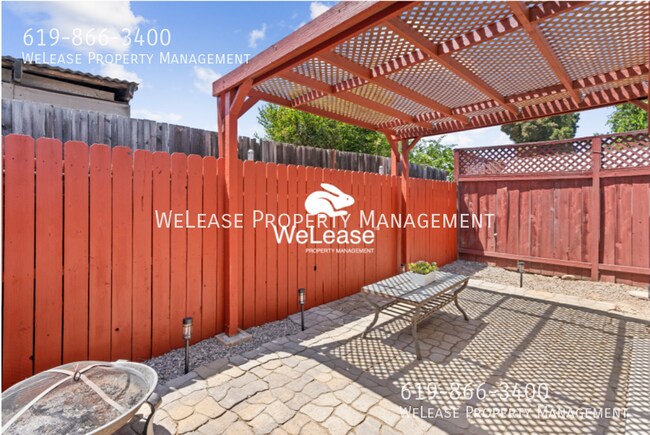 Building Photo - 4833 Lantana Dr