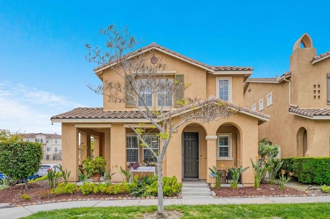 Building Photo - 1224 Los Olivos Street
