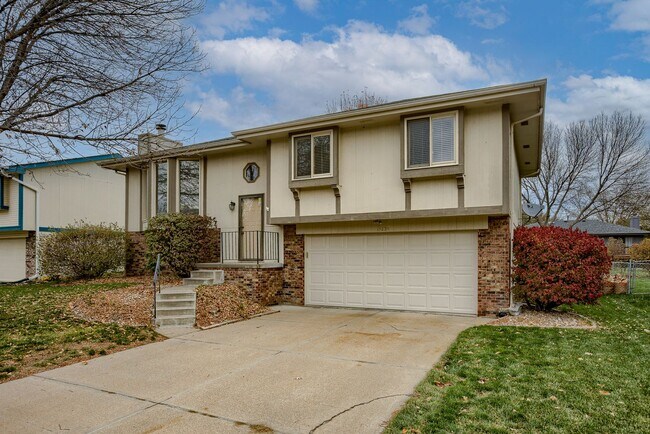 Building Photo - Millard 3 Bedroom!!