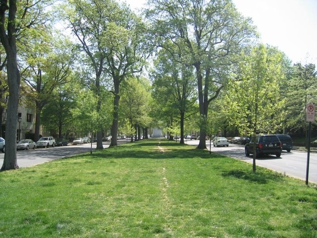 Building Photo - 3009 Monument Ave