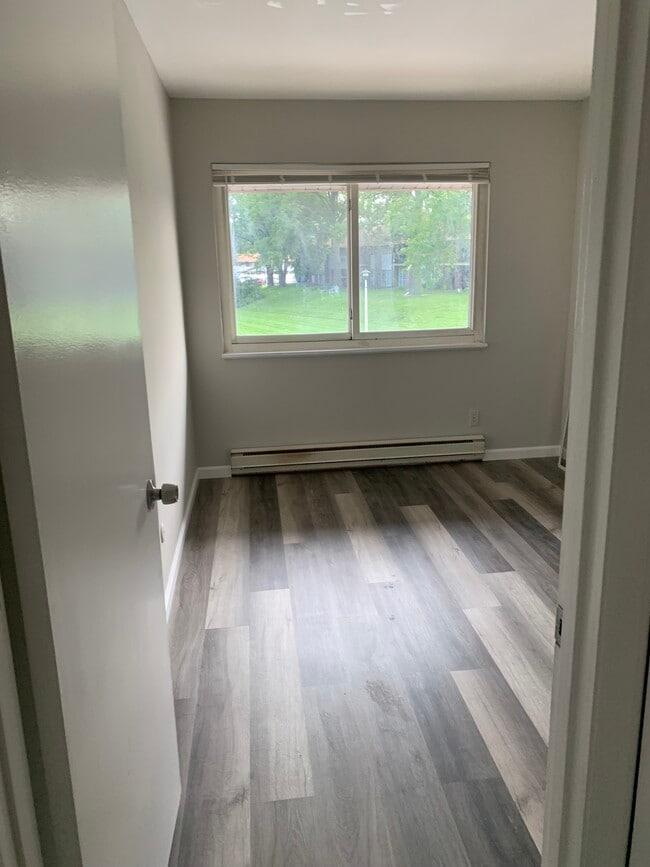 Building Photo - 7372 Hazelcrest Dr