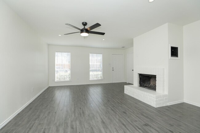 Building Photo - 5800 Lumberdale Rd
