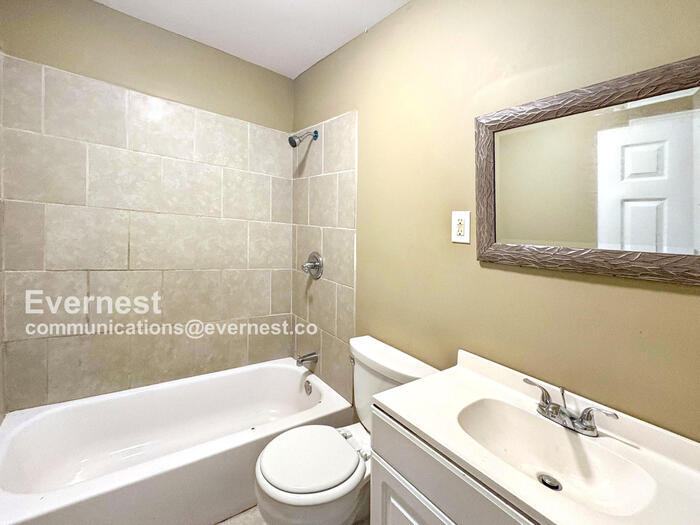 Building Photo - 1516 Haven Dr N