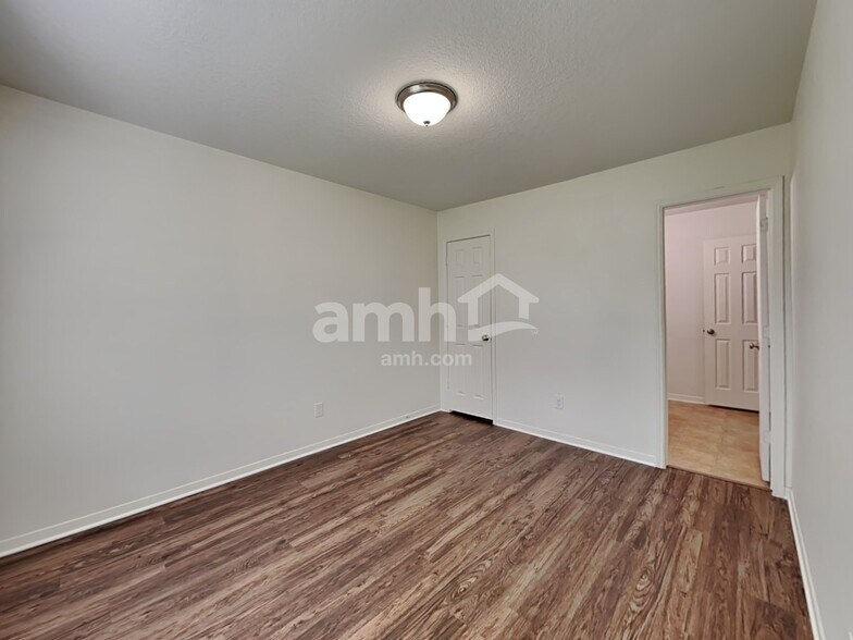 Building Photo - 16823 Accolade Way