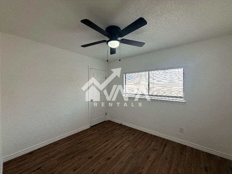 Building Photo - 194 High Oak