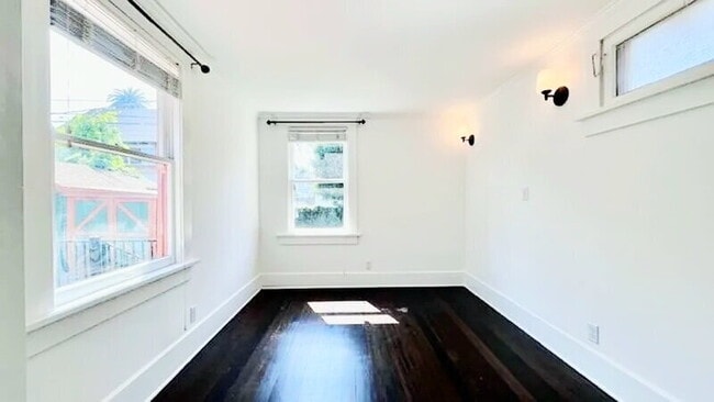 Building Photo - 1635 S Wilton Pl