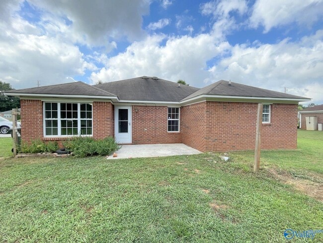 Building Photo - 100 Brook Glen Dr