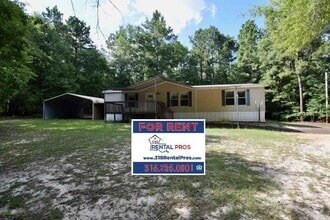 Building Photo - Spacious Home in the Country