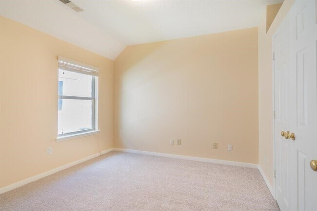 Building Photo - 2227 Laurel River Bend