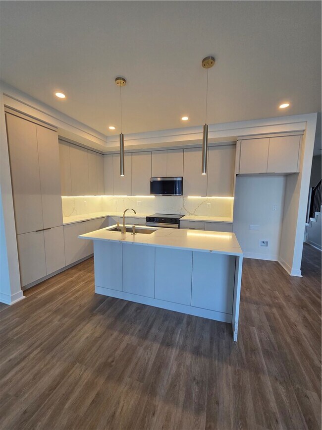 Building Photo - 1104 Emilia Ave