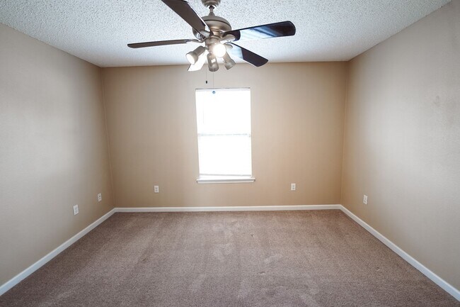 Building Photo - Coming Available!