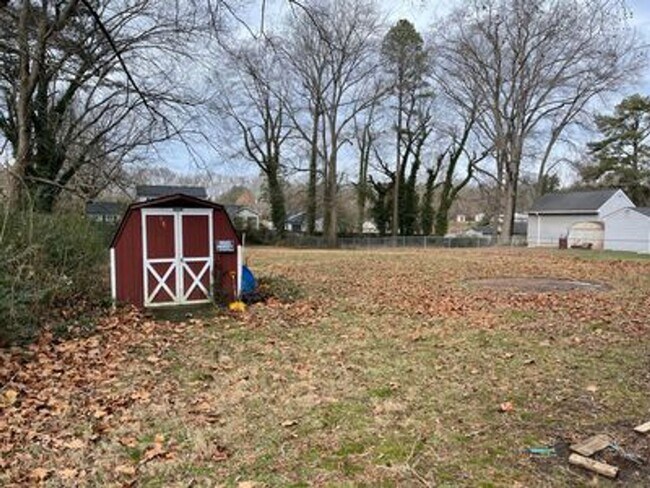 Building Photo - 3 bed 1 bath house in Richmond