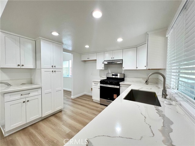 Building Photo - 1545 Meadow Glen Rd