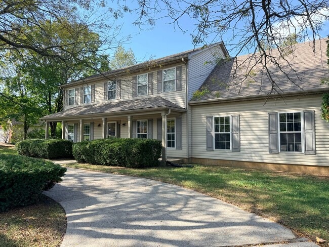 Primary Photo - MOVE IN NOW OCTOBER RENT FREE -Spacious 4 ...