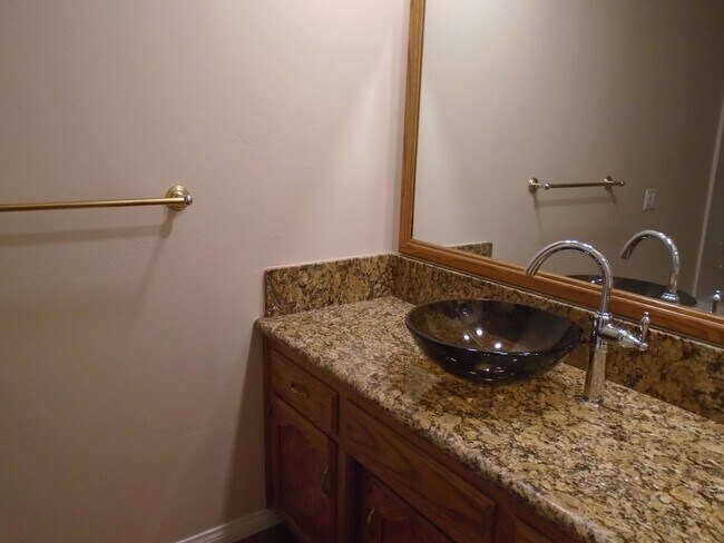 Building Photo - 10314 Iroquois Ln