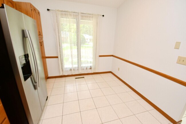 Building Photo - Waterfront Condo in Penn Schools District,...