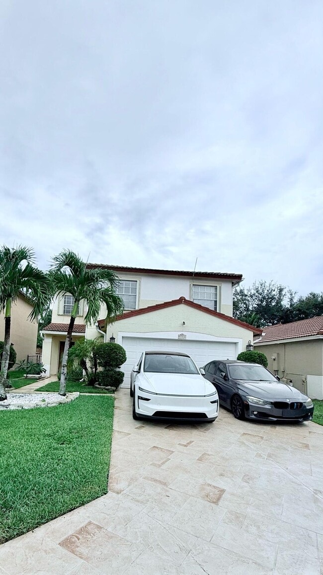 Building Photo - 5301 Canoe Bend Dr