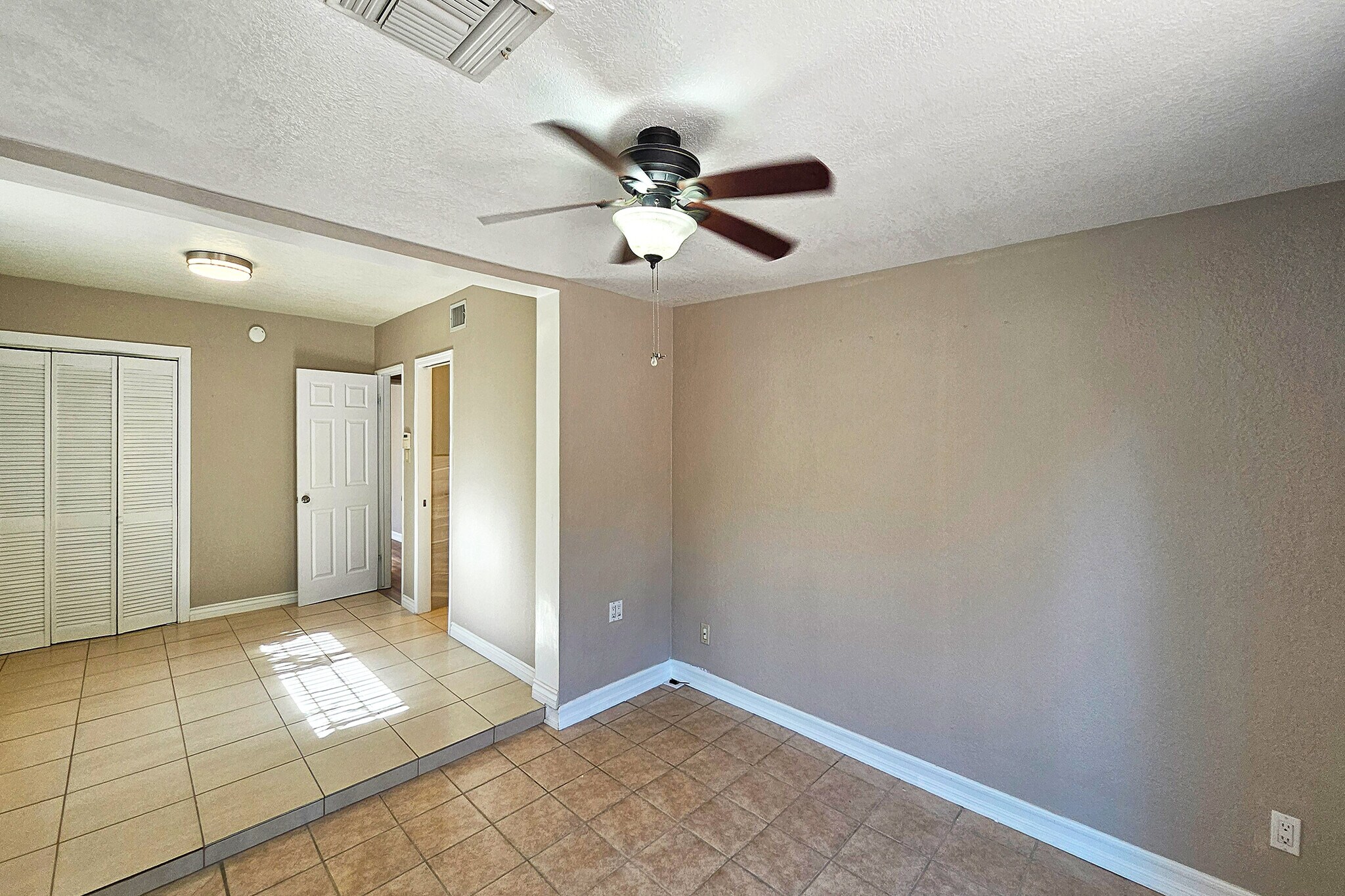 Building Photo - 22957 Stagg St
