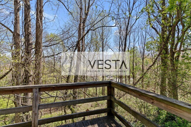 Building Photo - 118 Pine Hill Dr