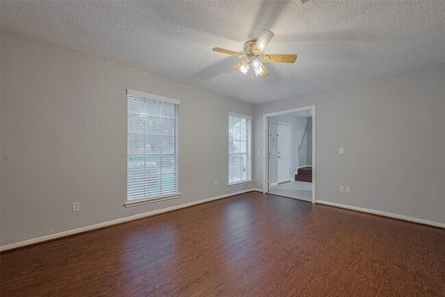 Building Photo - 3610 Bee Bayou Ln