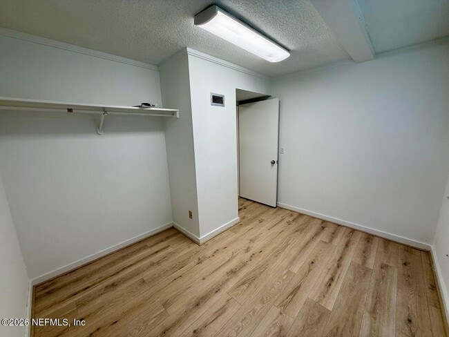 Building Photo - 222 7th St