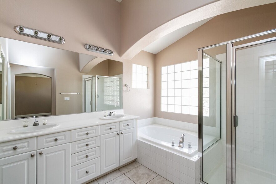 Building Photo - 1726 Sabatini Dr