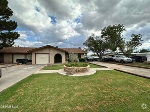 Building Photo - 815 Del Mar Dr