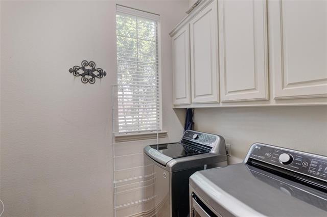 Building Photo - 9823 Carriage Hill Ln