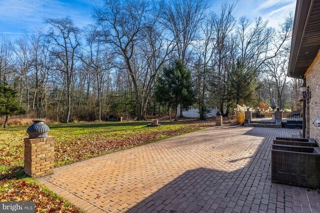 Building Photo - 1322 Commissioners Rd