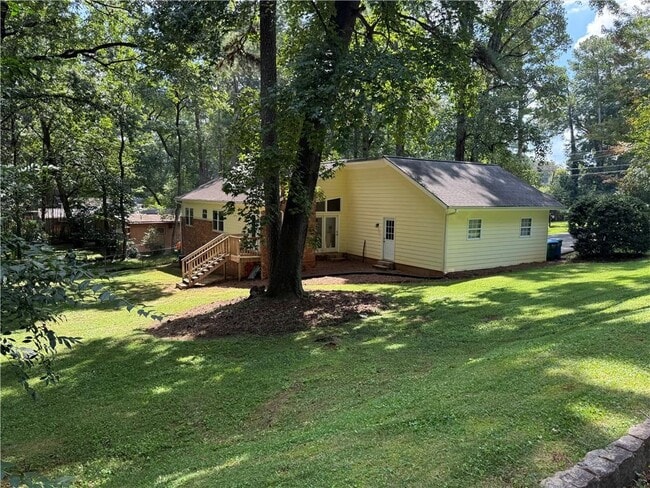 Building Photo - 3544 Raymond Dr