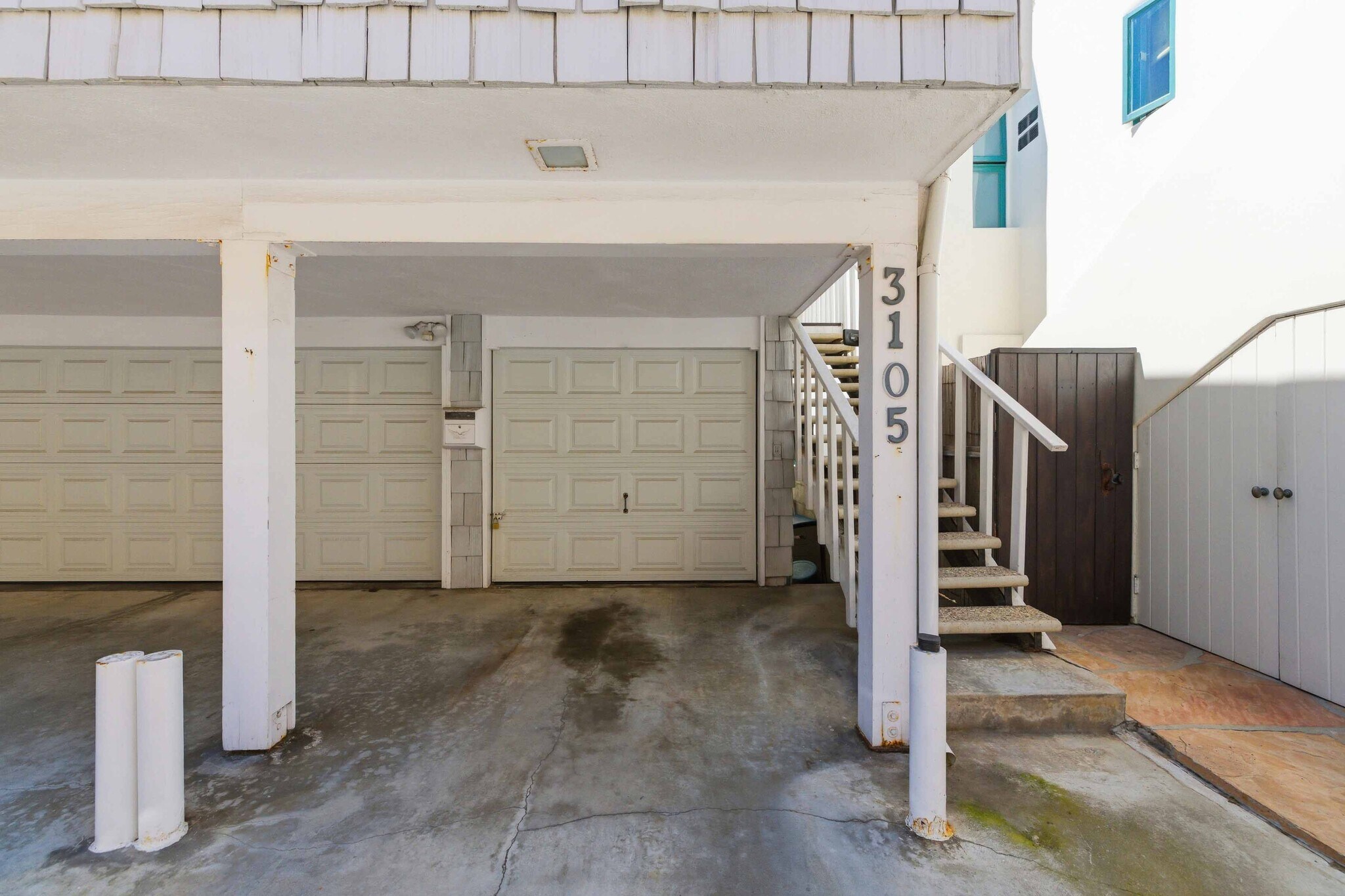 Building Photo - 3105 Ocean Dr
