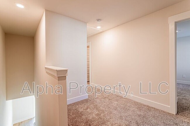 Building Photo - 47 Centimeters Dr