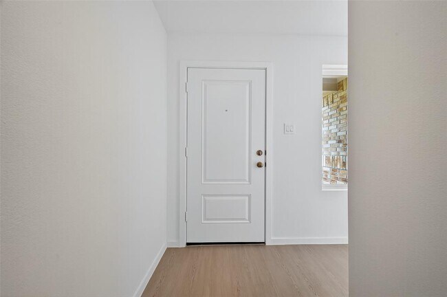 Building Photo - 102 Cedar Elm Ct