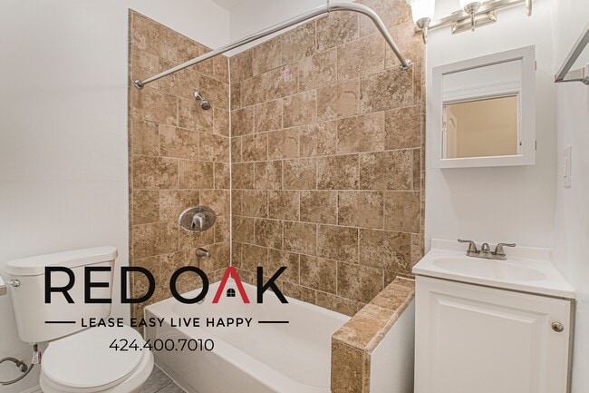 Building Photo - 415 S Westlake Ave