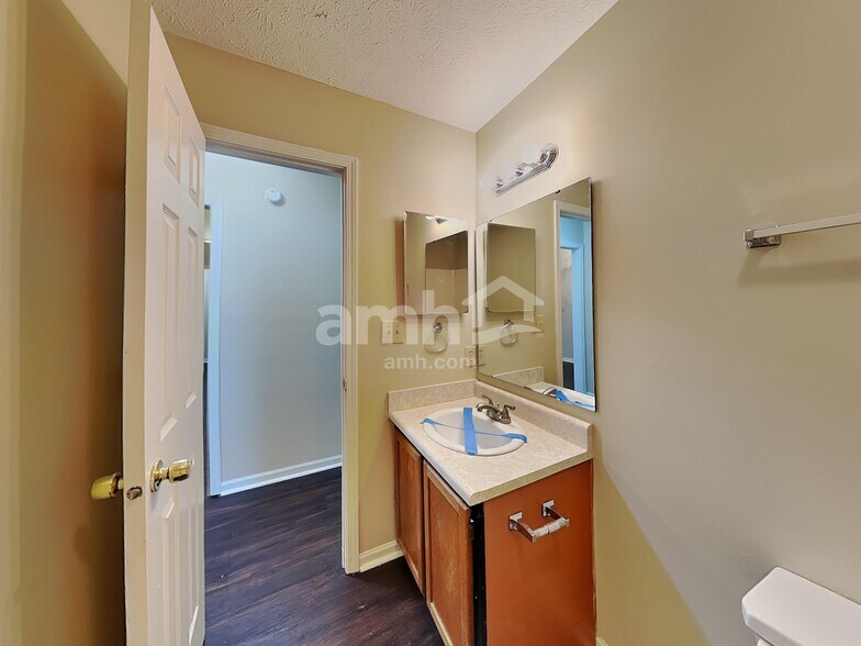 Building Photo - 6813 Marksman Ct