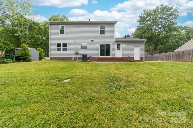 Building Photo - 616 Silversmith Ln