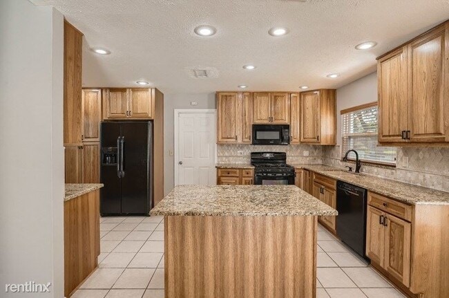 Building Photo - 4 br, 2 bath House - 15908 Country Place
