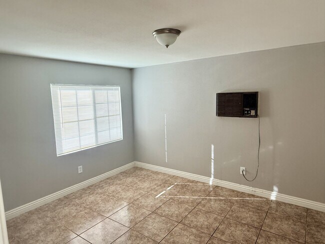 Building Photo - 10079 Hedrick Ave