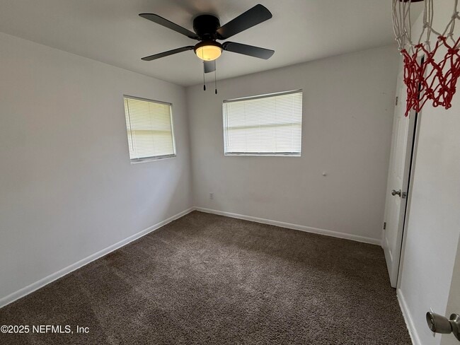 Building Photo - 1015 Busac Ave