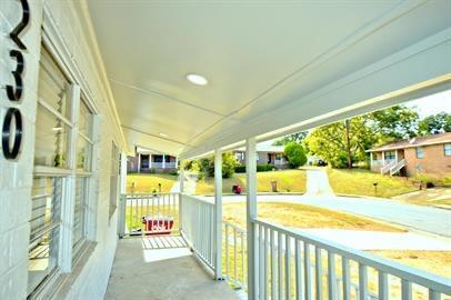 Building Photo - 230 Daffodil St