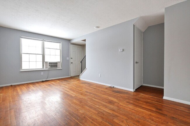 Building Photo - 3751-3753 Briggs Rd