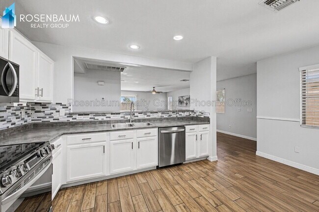 Building Photo - 45047 Bahia Dr