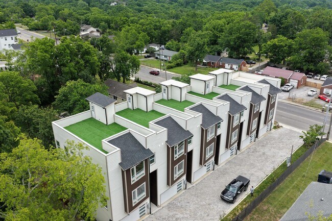 Building Photo - 105 Hart Ln