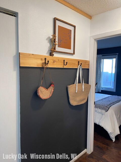 Stylish hallway - 7 Oak Trl