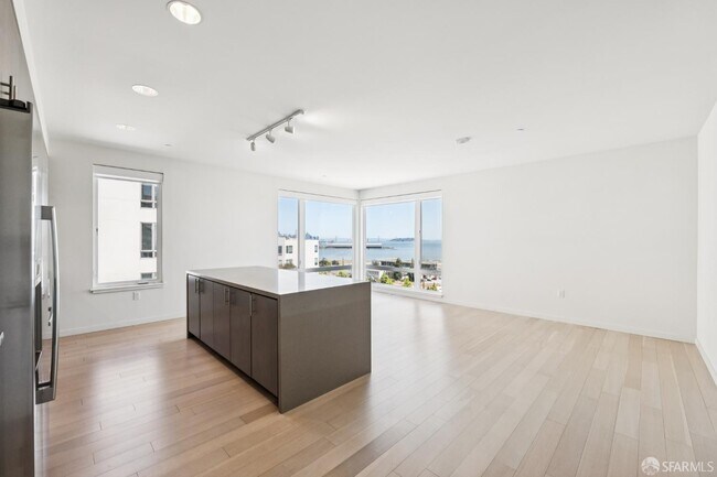 Building Photo - 52 Innes Ct