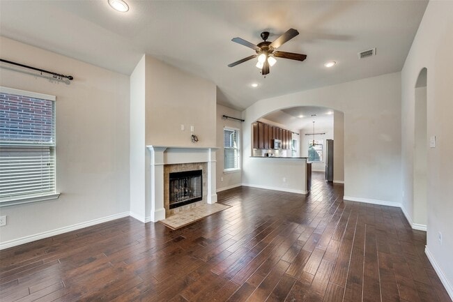 Building Photo - 3805 Weatherstone Dr