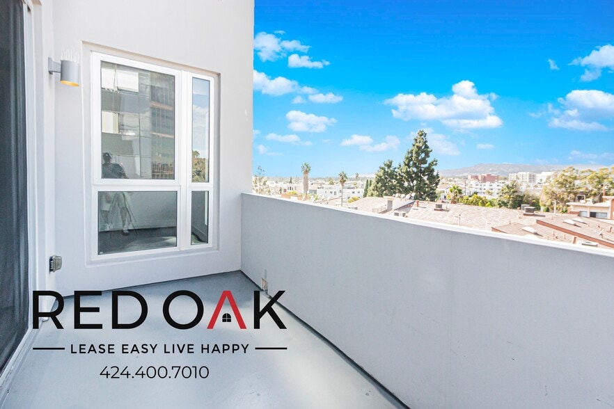 Building Photo - 1168 S Barrington Ave