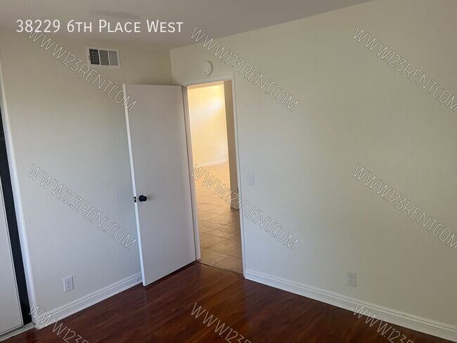 Building Photo - 38229 6th Pl W