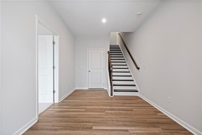 Building Photo - 2320 Whistler Wy NE