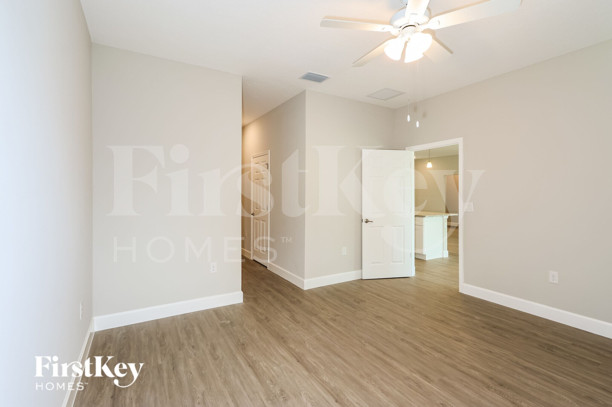 Building Photo - 216 Titan Rd SE